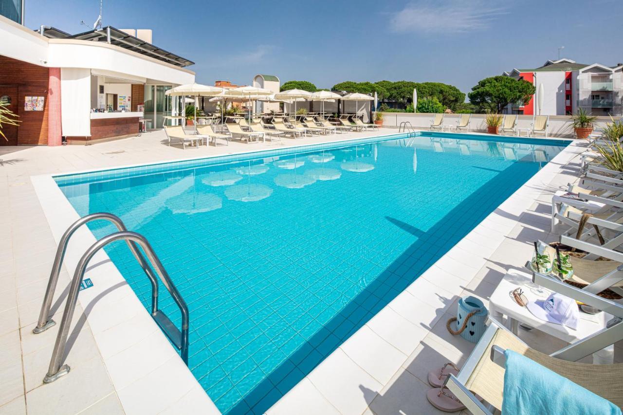 Hotel Jasminum Bibione Esterno foto