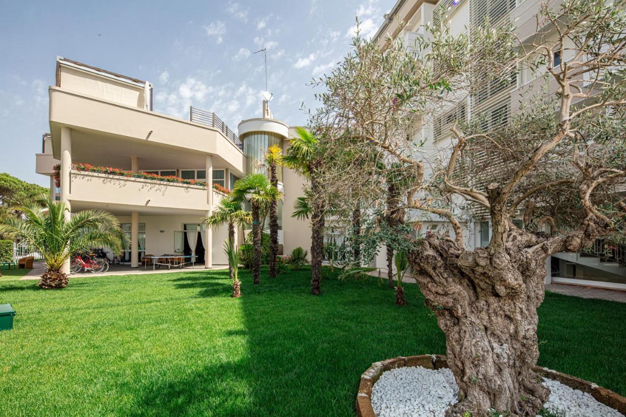 Hotel Jasminum Bibione Esterno foto
