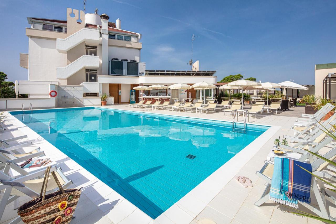 Hotel Jasminum Bibione Esterno foto
