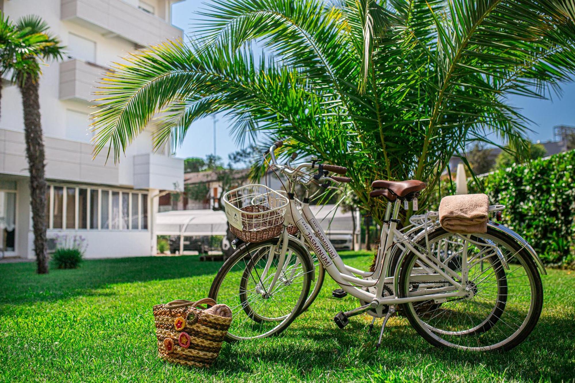 Hotel Jasminum Bibione Esterno foto