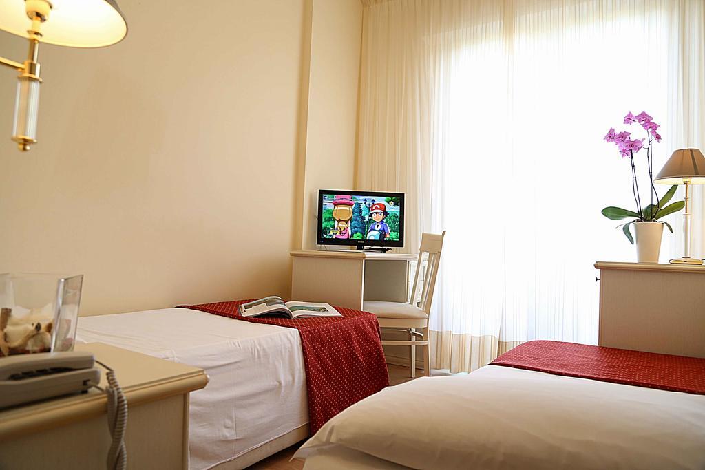 Hotel Jasminum Bibione Esterno foto
