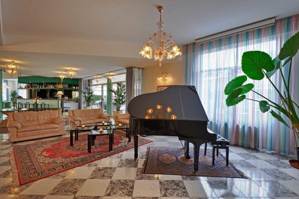 Hotel Jasminum Bibione Esterno foto